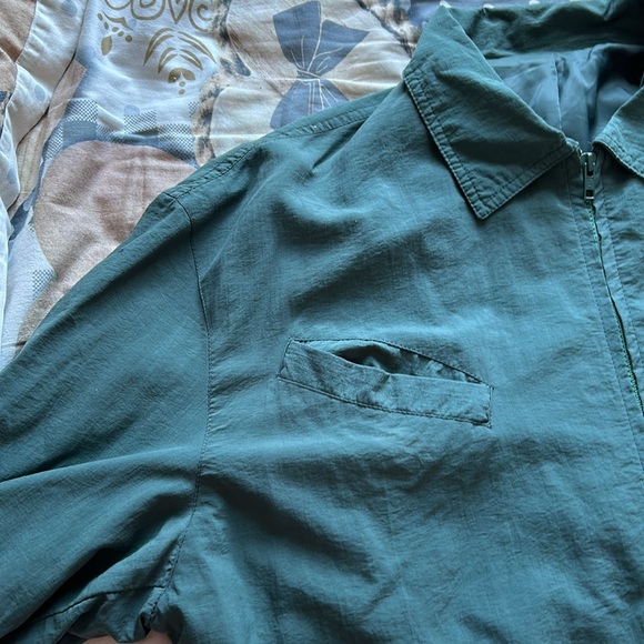 green windbreaker - Picture 3 of 5